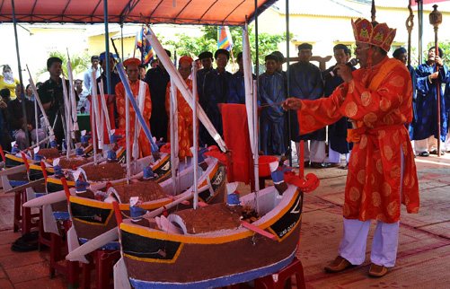Lễ khao lề thế lính Hoàng Sa